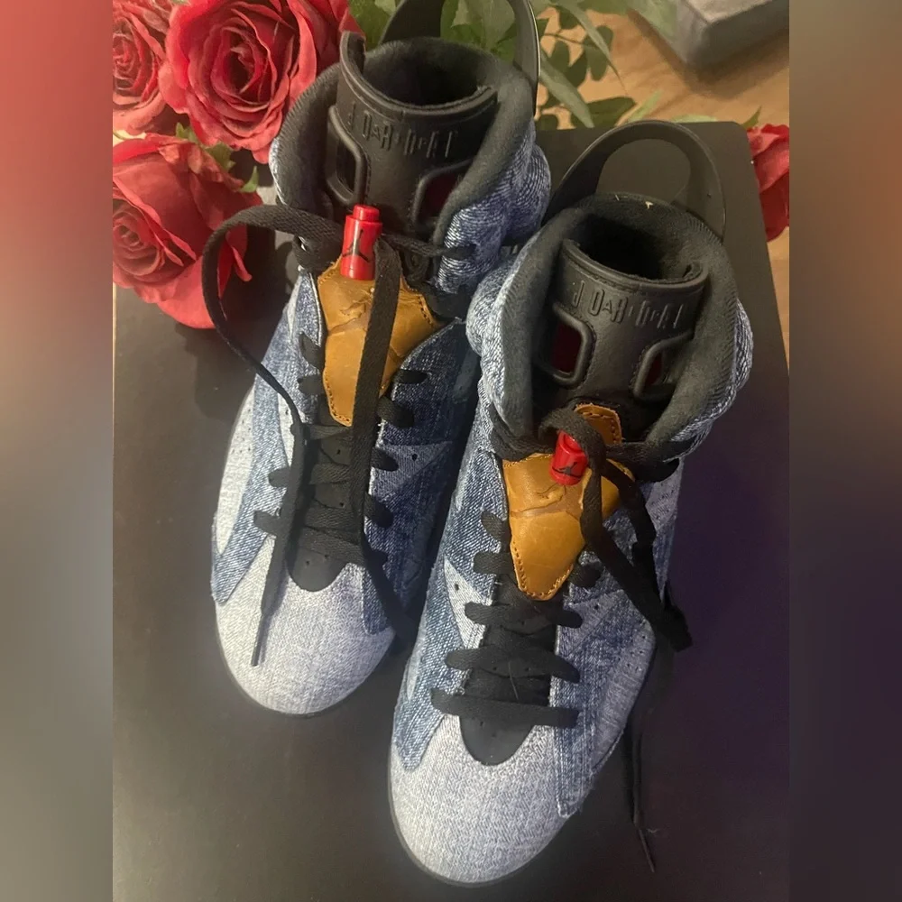 2019 Air Jordan 6 Retro Washed Denim - Size 10.5